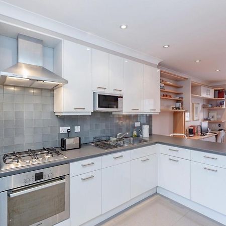 Beautiful 1 Bedroom Apartment In Victoria London Eksteriør bilde