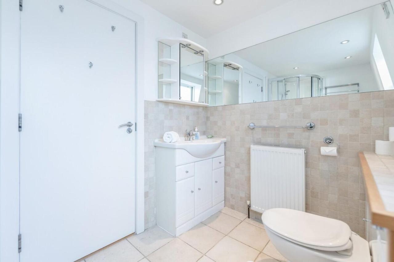 Beautiful 1 Bedroom Apartment In Victoria London Eksteriør bilde