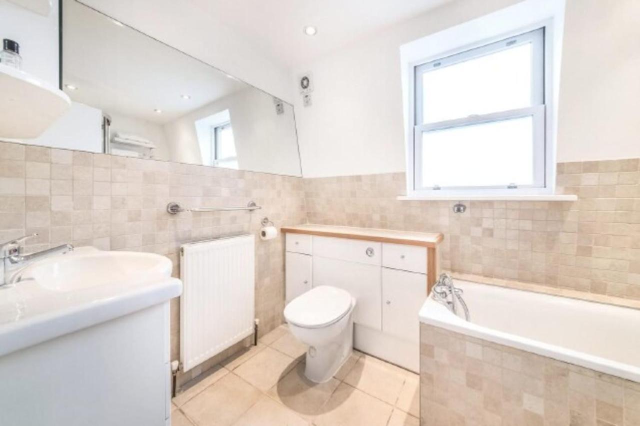 Beautiful 1 Bedroom Apartment In Victoria London Eksteriør bilde